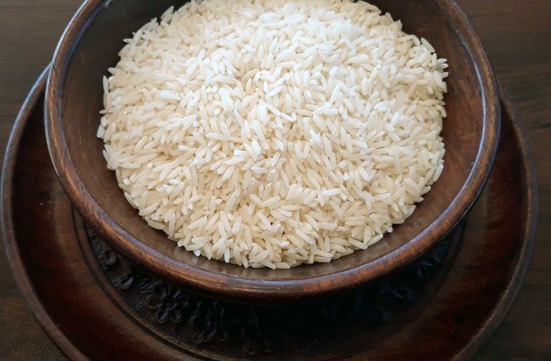 بازرگانی مومنی